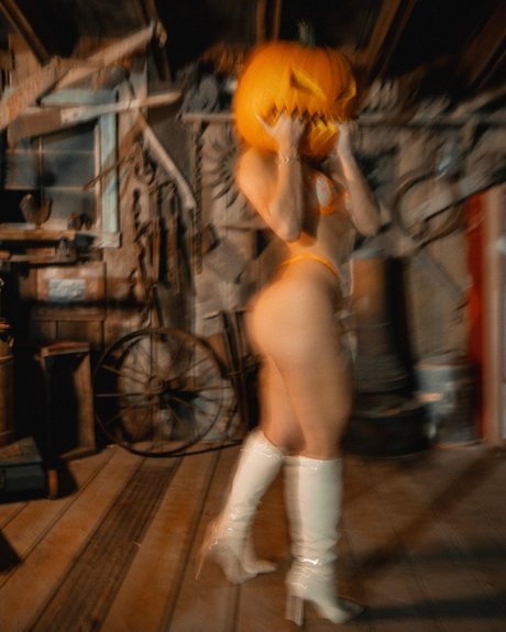 Maria Arzola model nude photo