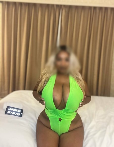 billiondollarboobs model sexy gallery