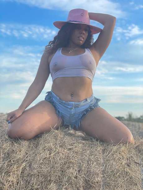 MsRaven model pretty pics