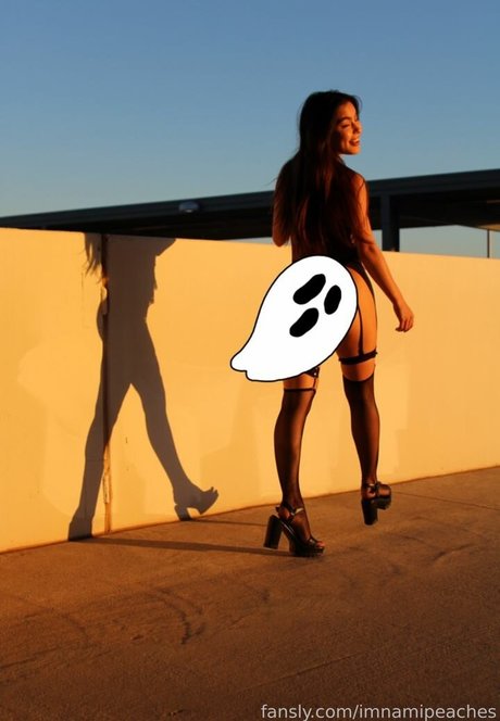 imnamipeaches model hd image