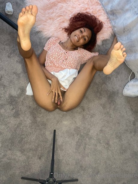 Caramel Bare profile pic