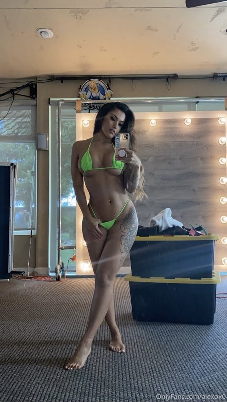 Alexox0 top actress pics