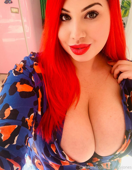 Lucy Jones nude model picture