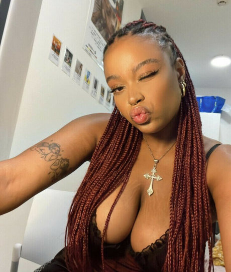 Hell0kittyevie profile pic