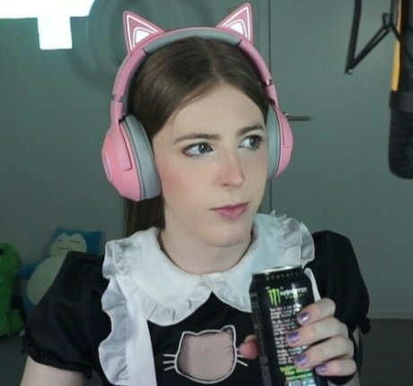 lilhyper pornstar nude pictures