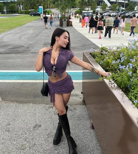 Latalzhang model nude pics