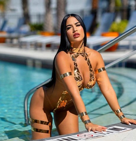 Melany Fernandez perfect pornstar pictures