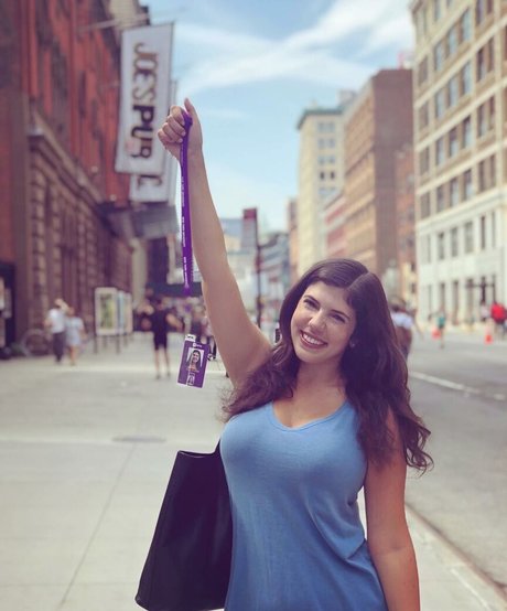 Emily H Barry model high quality pic