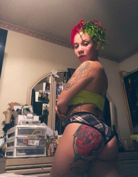 Ms Naturals pornographic model pics