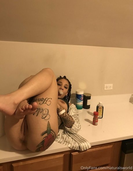 Ms Naturals star pornographic pictures