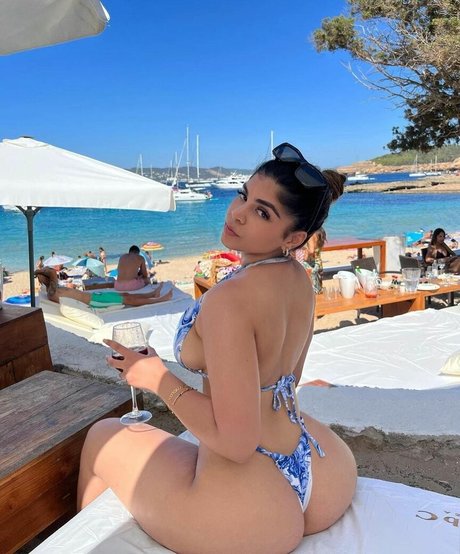 Deevaxo pornstar pretty pictures