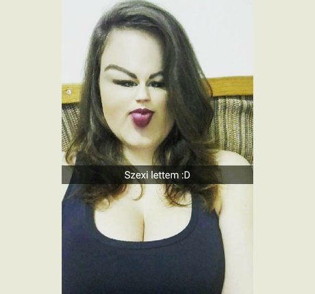 fuzyfruzsina hot actress photos