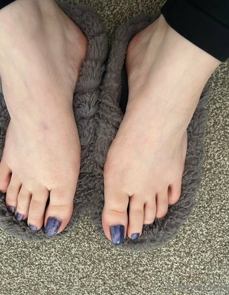elliemaesfeet beautiful star pic