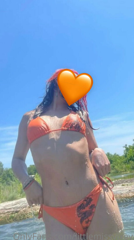 littlemissvixey model nude image