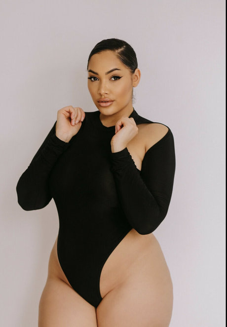 parisxhk model porn pic