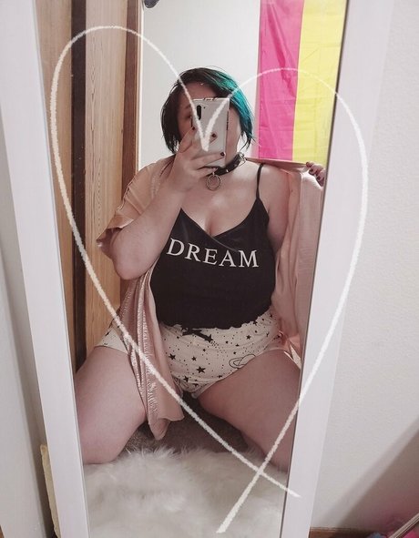 awoo exe sexy actress pic