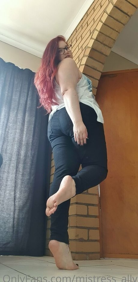 mistress ally sexy actress images