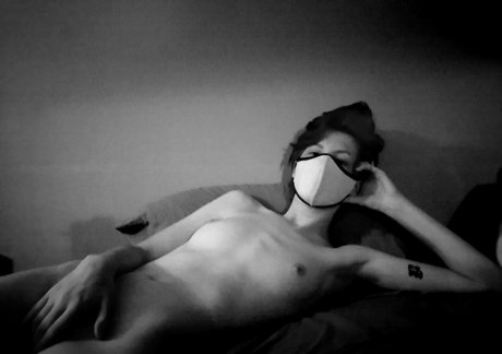 slutpuppymilo sexy model photo