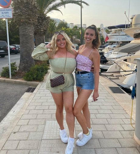 Olivia D naked actress img