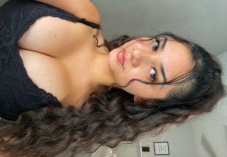 Candelaria star exclusive photos