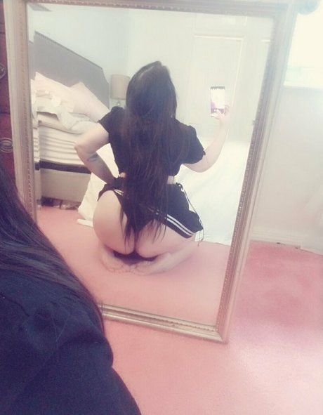 quietinthechaos art model image