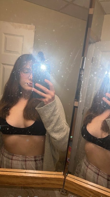 henniesky sex actress pic