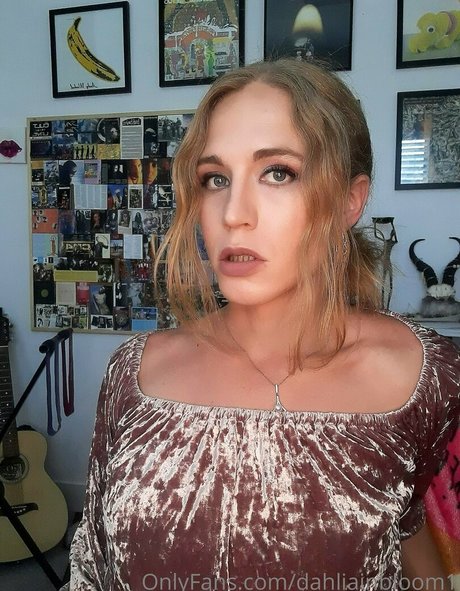 dahliainbloom1 pornstar adult pic