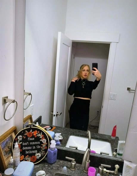 dahliainbloom1 star nudes picture