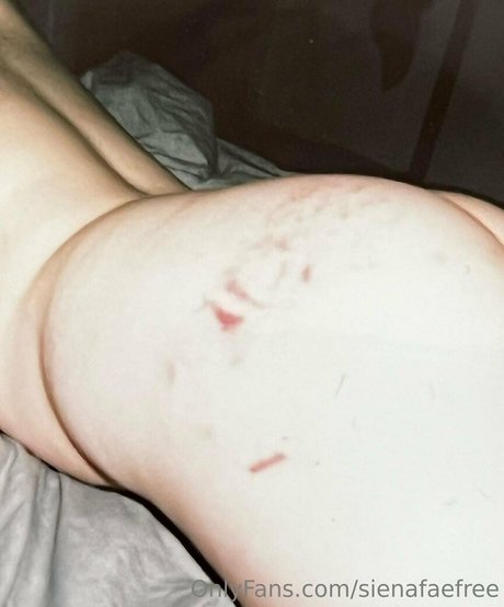 sienafaefree nude actress picture