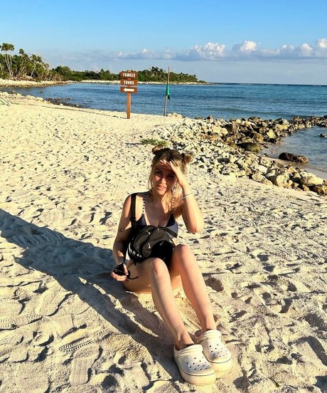 Alison Wonderland beautiful pornstar archive