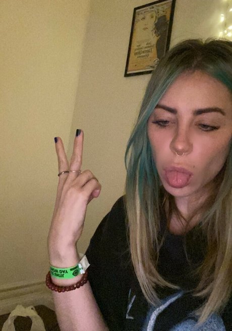 Alison Wonderland pornstar nudes photos