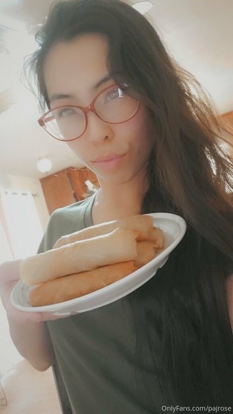 pajrose model pretty image