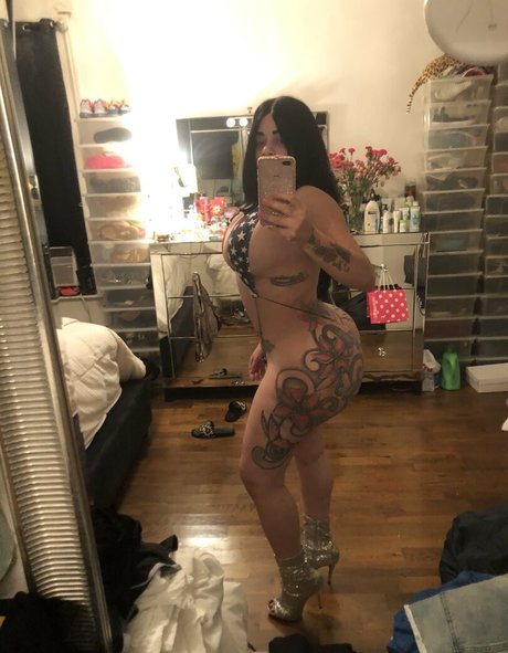 mollywoodz_ model best photo