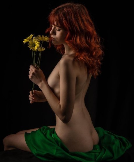 lesbian kissing onlyfans pornos galleries