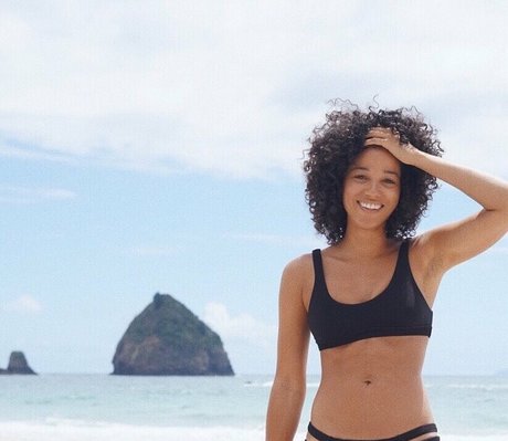 Alisha Wainwright exclusive star photo