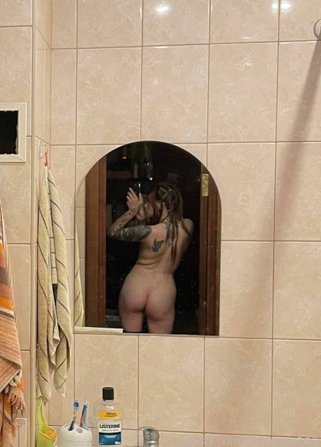 LittlePolly102 pornstar nude images