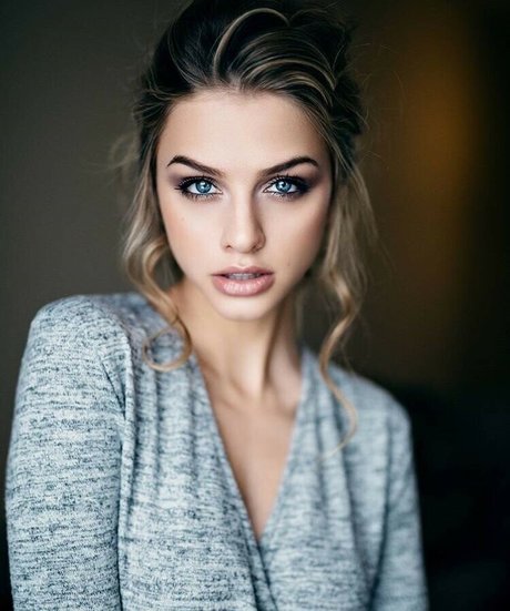 Marina Laswick perfect model gallery