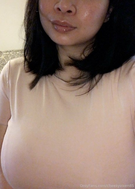 cheekyvixen85 model porn photos