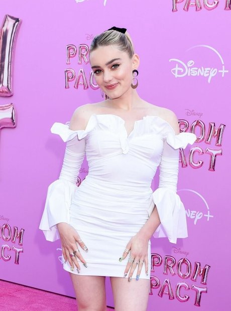 Meg Donnelly pretty pornstar picture