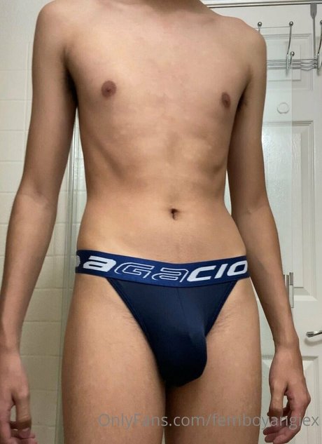 femboyangiesfeet free star img