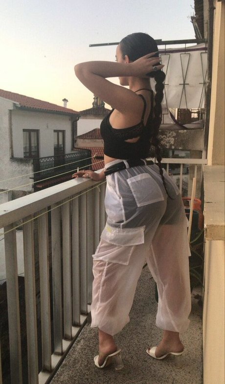 Claudia Vale perfect model pic