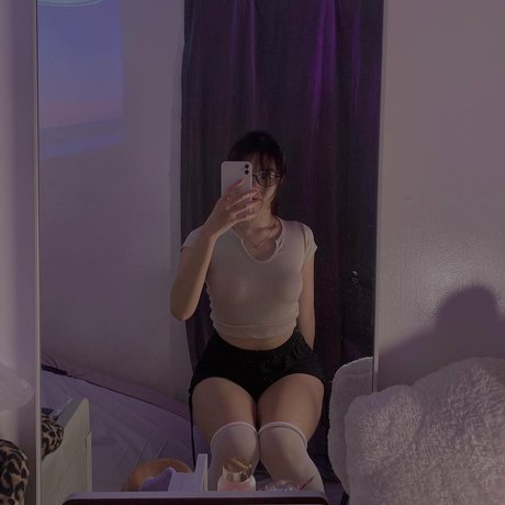 ivyyvon free model image