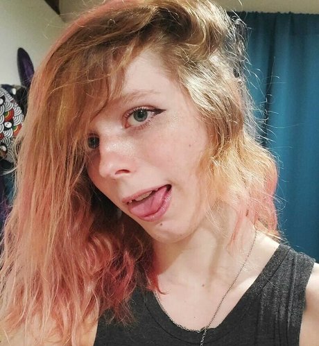 RainieBun model porn photo