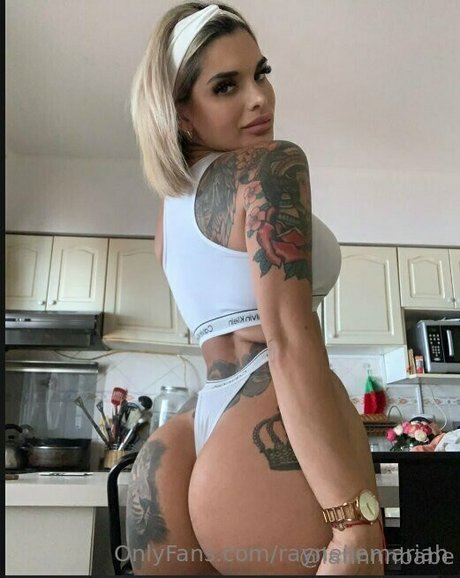 raynellemariah model erotic archive