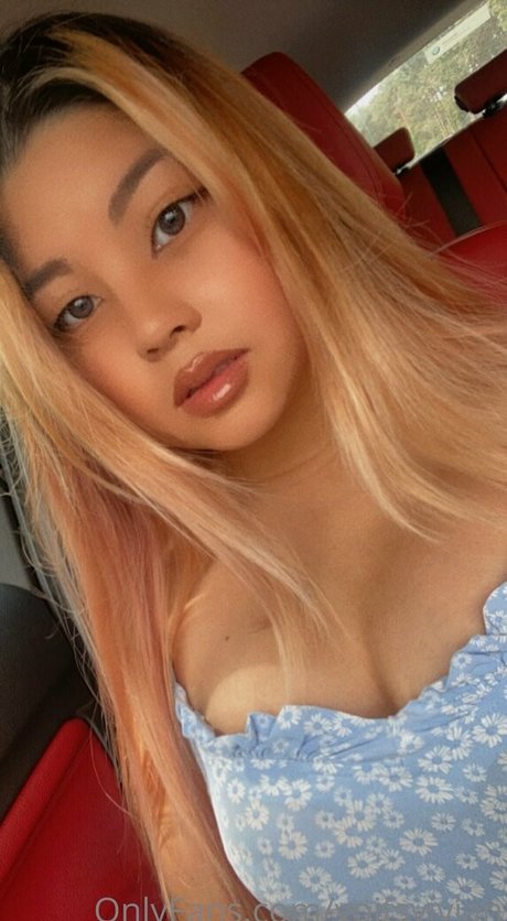 yoitsvivian art actress picture