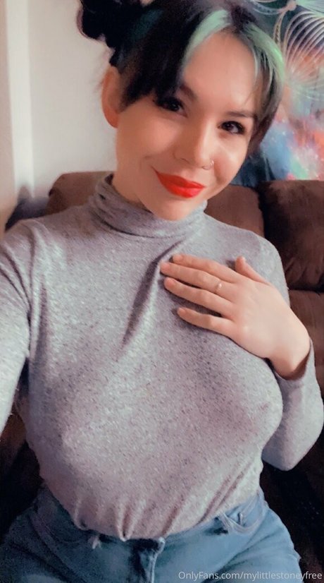 mylittlestoneyfree model pretty photo