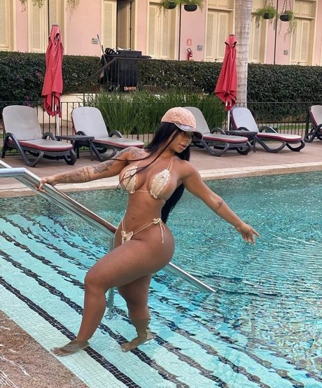 Valentina Ferraz erotic pornstar pictures