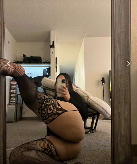 Carol Diana Robles star hot picture