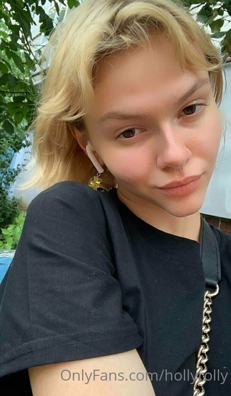 hollyrolly actress img