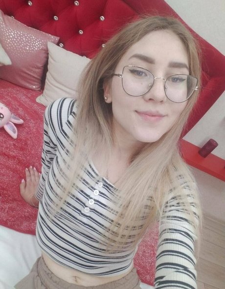 oksanamora pornstar nudes photo